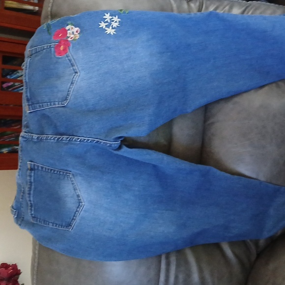 Sandpiper 18 Denim Ankle Pants with Pink Floral Embroidery - Picture 5 of 9